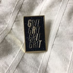 Grit Pin